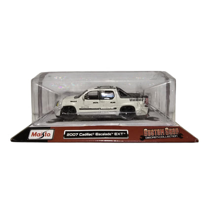 Maisto, Custom Shop Diecast, 2007 Cadillac Escaade, Toy Car, White, 3+ years