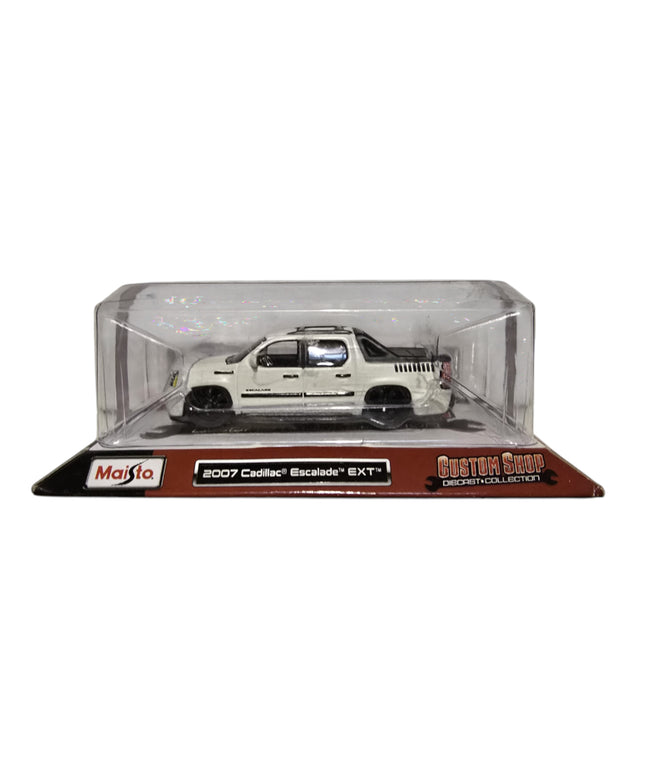 Maisto, Custom Shop Diecast, 2007 Cadillac Escaade, Toy Car, White, 3+ years